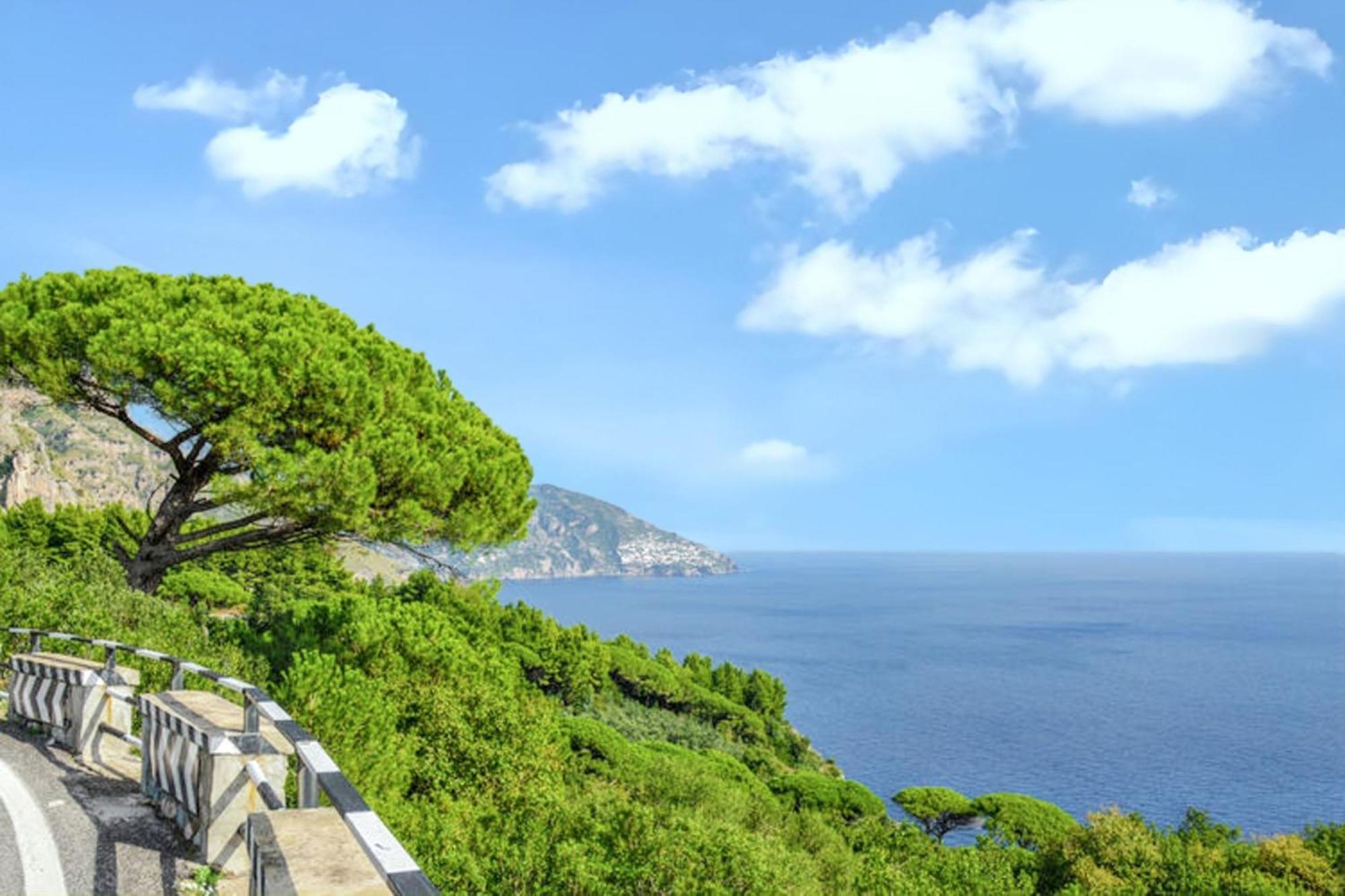 Charming With Sea View In - 35 Sqm + Terrace Apartment