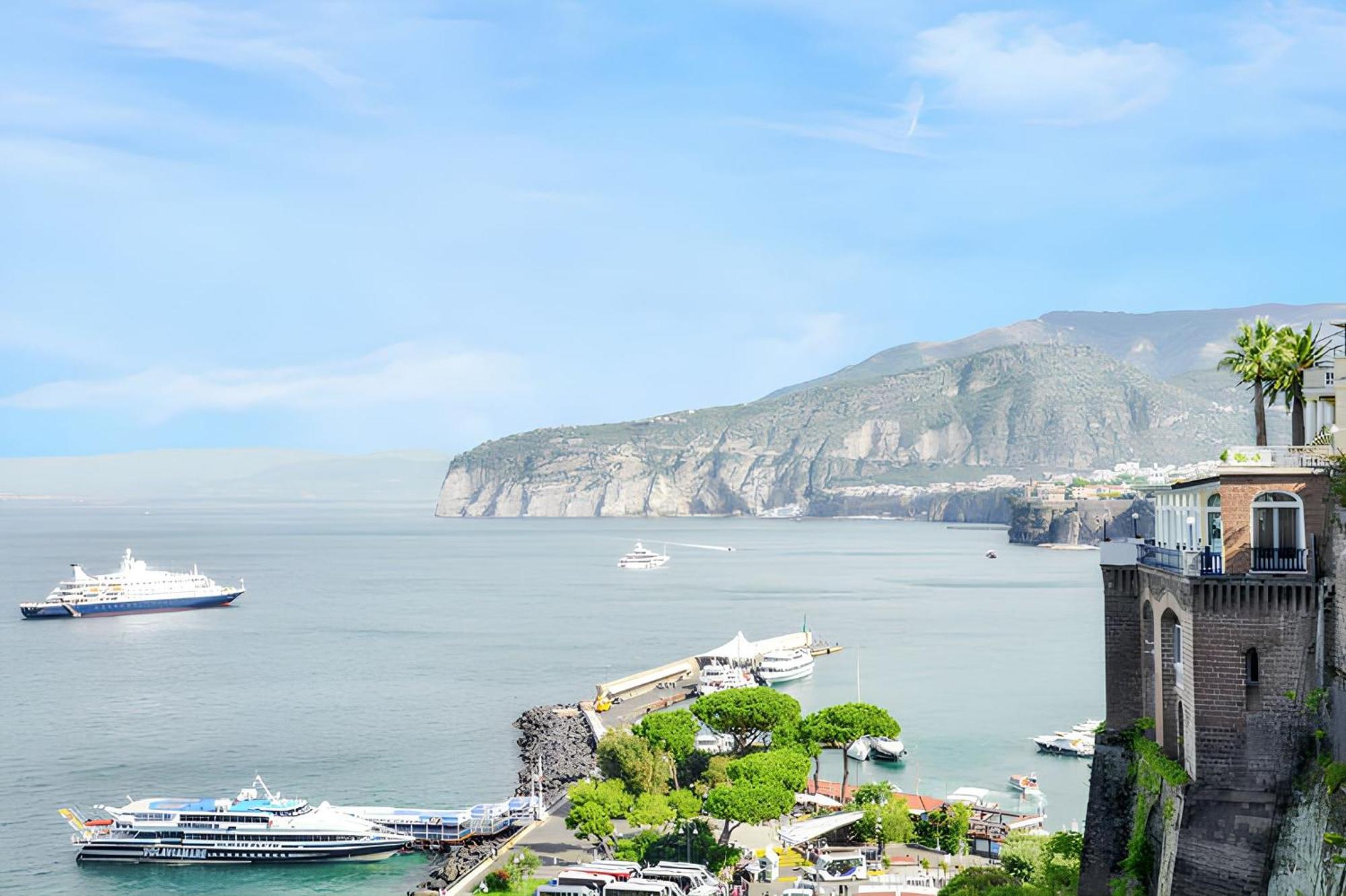 Charming With Sea View In - 35 Sqm + Terrace Apartment Sorrento